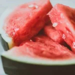 Mangiare anguria: benefici e limiti